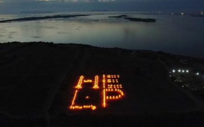 Help: scritta sull’isola archeologica di Mozia (TP) con 5 mln di tappi di plastica